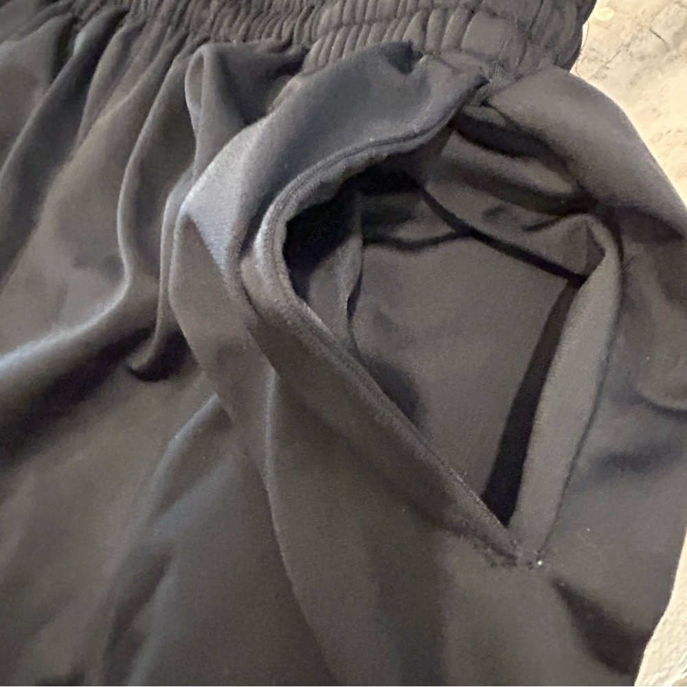 Adidas Basketball Shorts Black Silver Wide Leg Opening Size Medium - Picture 6 of 9